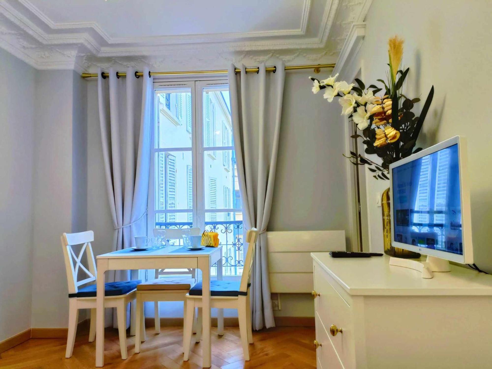 Au Petit Trianon Bleu Apartment Versailles Exterior photo